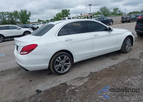 2018 Mercedes-Benz C 300 4Matic из США, поврежденный, VIN 55SWF4KB2JU281346